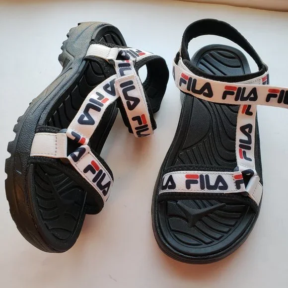NWOT FILA Sandal. - Picture 4 of 9